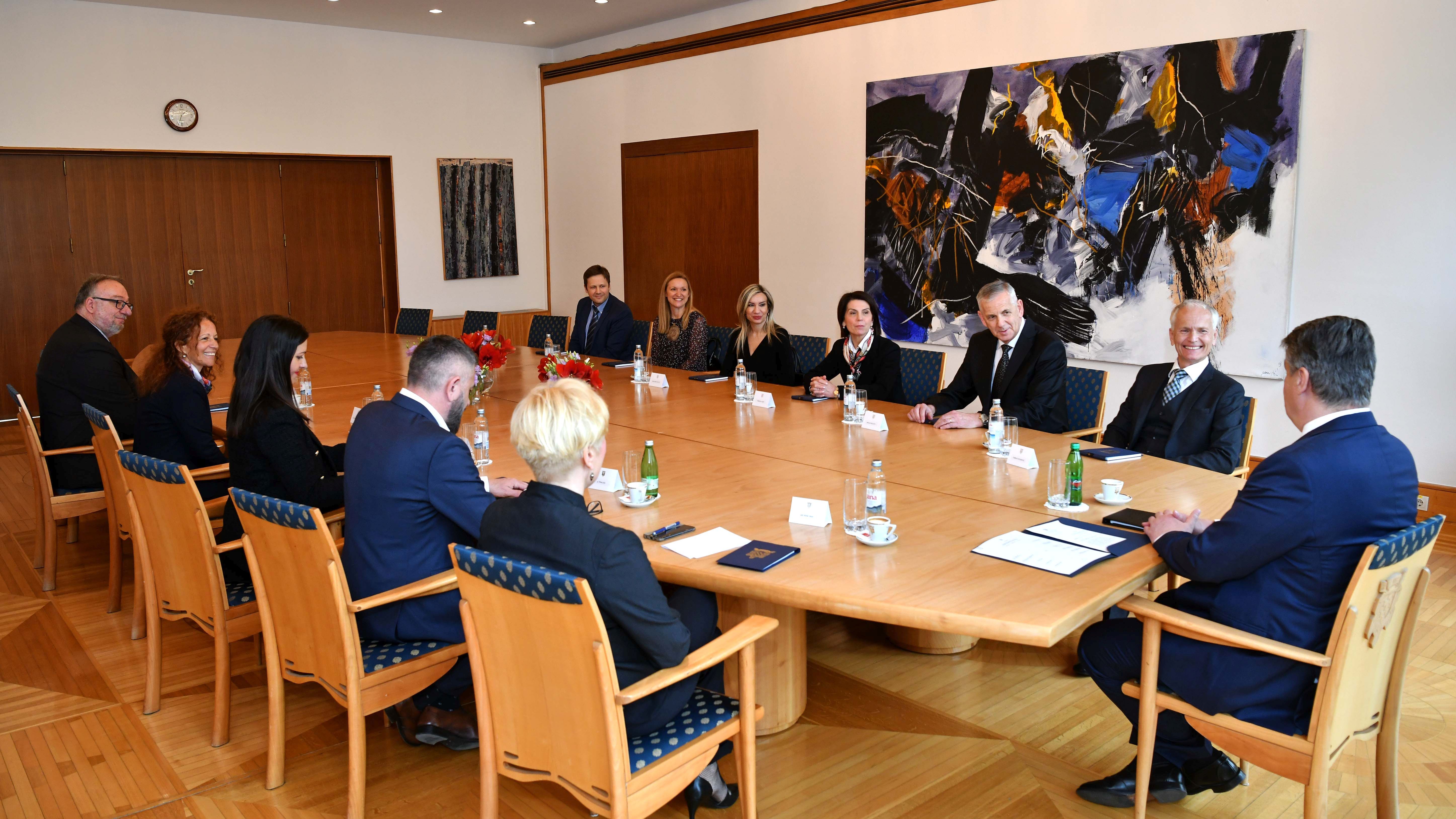 President Milanović Meets with Croatian Maritime Law Association